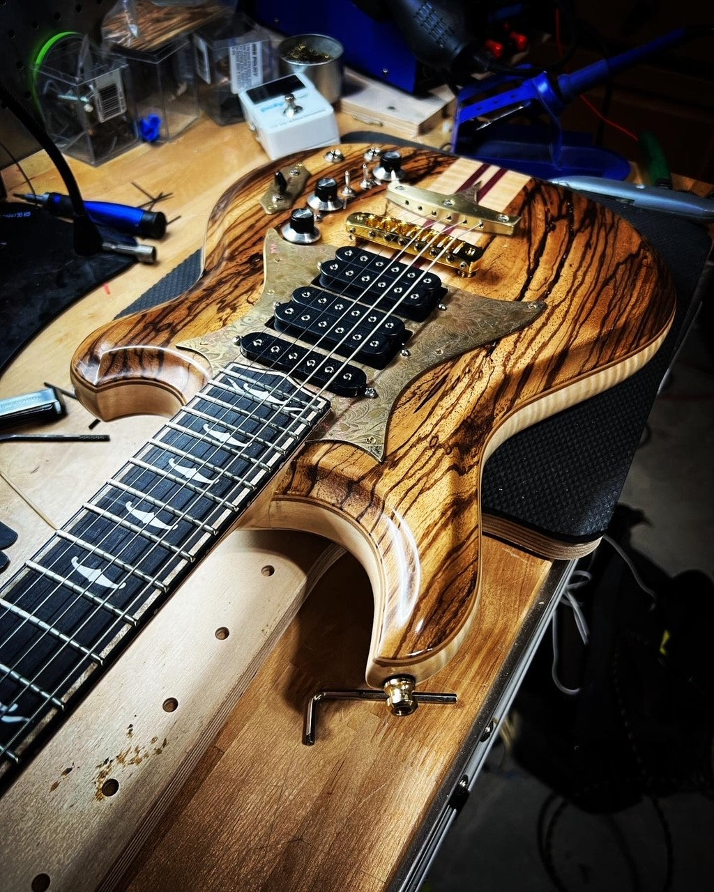 "Bella" Model Guitar Deposit